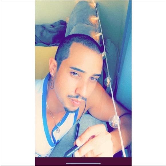 Meet your Posher, Alex - Picture 1 of 1